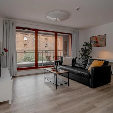 Totu Waterlane Island - Free Parking, Pool, Sauna, Gym