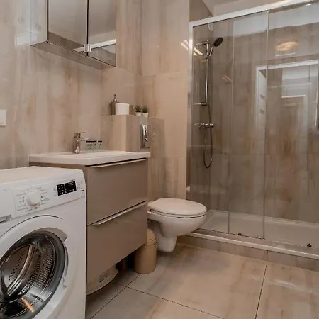 Totu Waterlane Island - Free Parking, Pool, Sauna, Gym *
