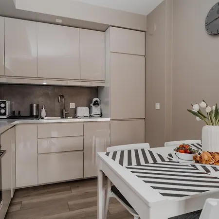 Totu Waterlane Island Apartment *