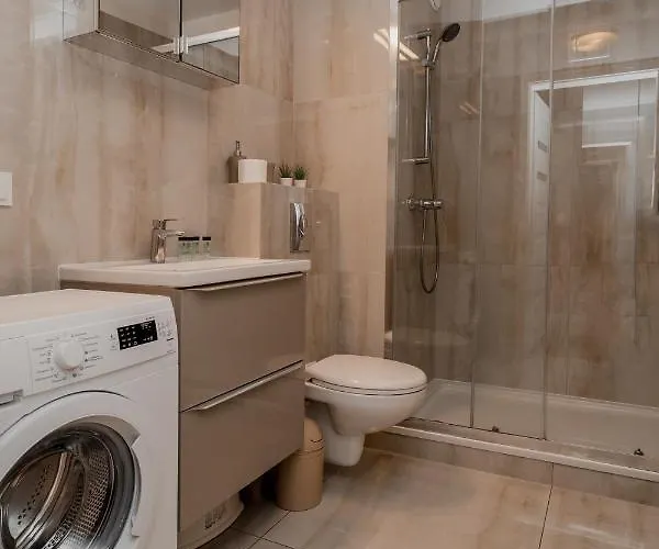 Totu Waterlane Island *