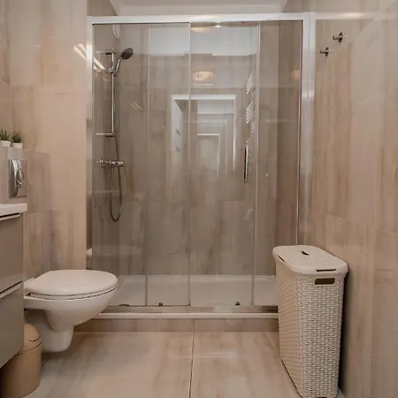 Totu Waterlane Island - Free Parking, Pool, Sauna, Gym