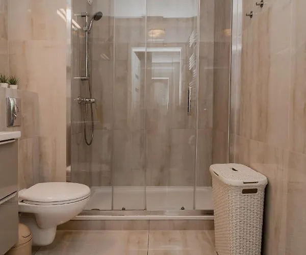 Totu Waterlane Island